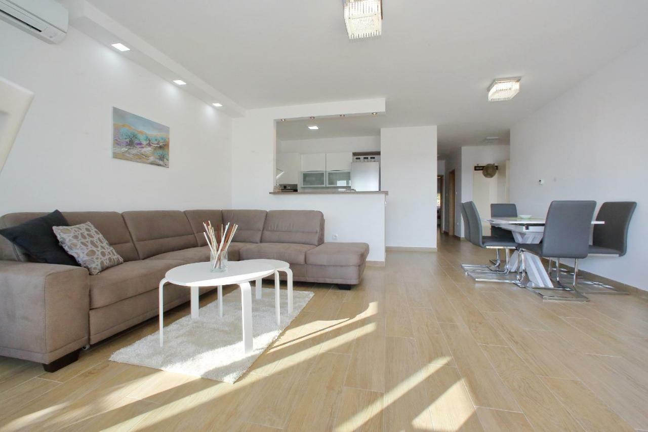 Luxury Apartments Sikiric_2 With Fantastic View On The Sea 比比涅 外观 照片
